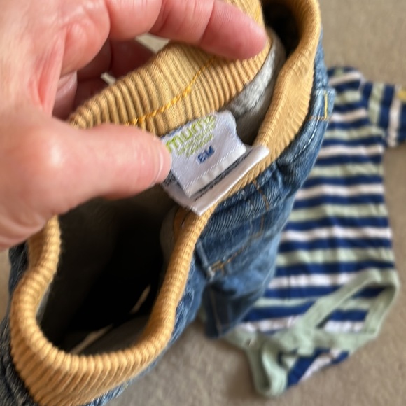 Baby boy stylish set, 3 pieces. Denim pants, long sleeve onesies, sweater - Picture 8 of 9